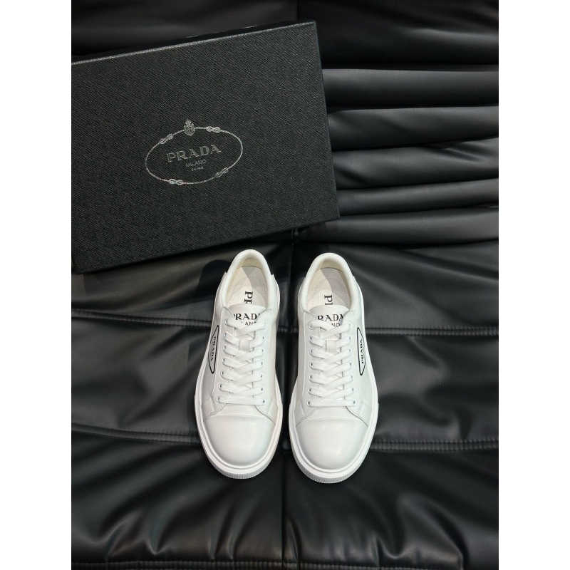 Pra*a sneakers